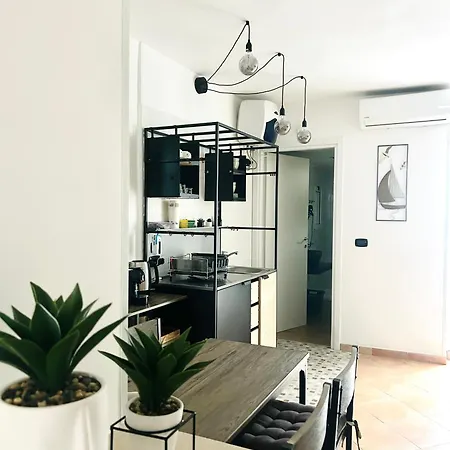 Savona Sea Apartman Bari
